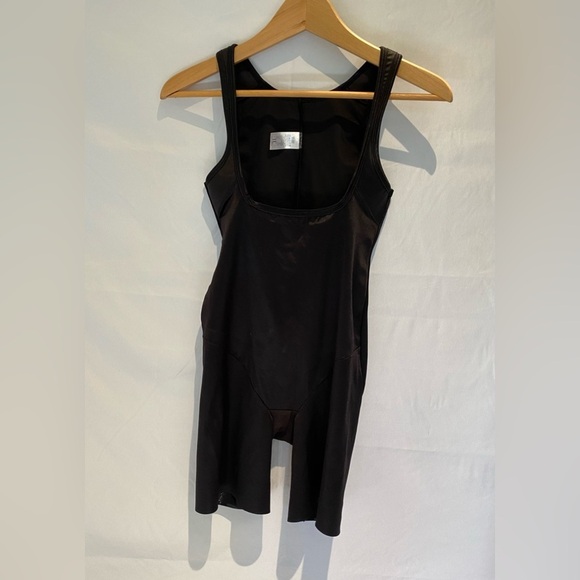 TC Fine Intimates Extra Firm Control Open-Bust Bodysuit, size L - Picture 3 of 7